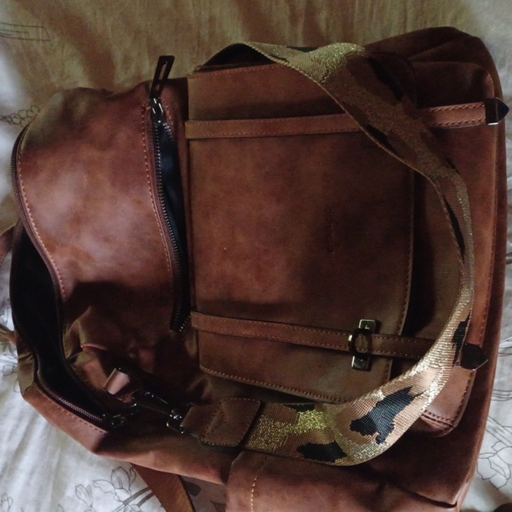 Opage leather like backpack